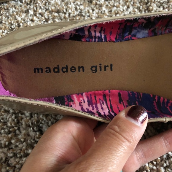 NWOB Madden Girl Patent Nude Flats Size 7 - Picture 3 of 4